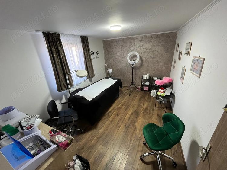 Casă cu 5 camere cu Teren 230 Mp în Central