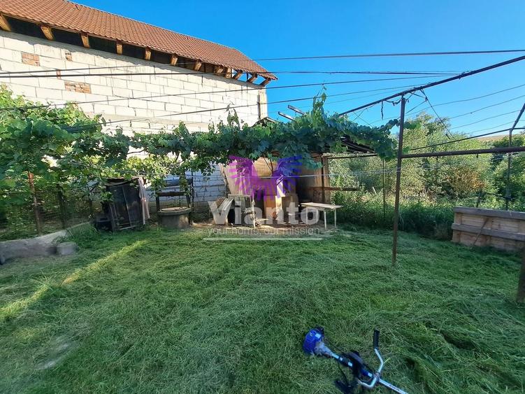 Casă individuală cu 3 camere cu Canalizare în Ruși