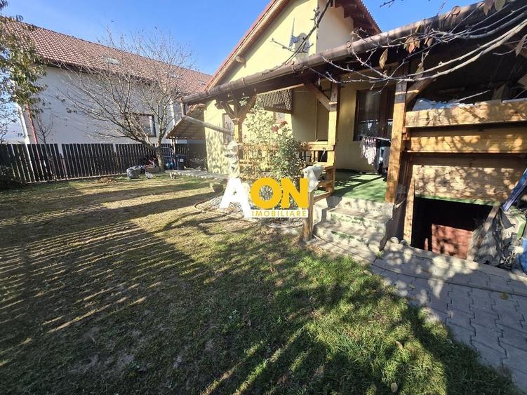 Casă individuală cu 3 camere cu Canalizare în Micești