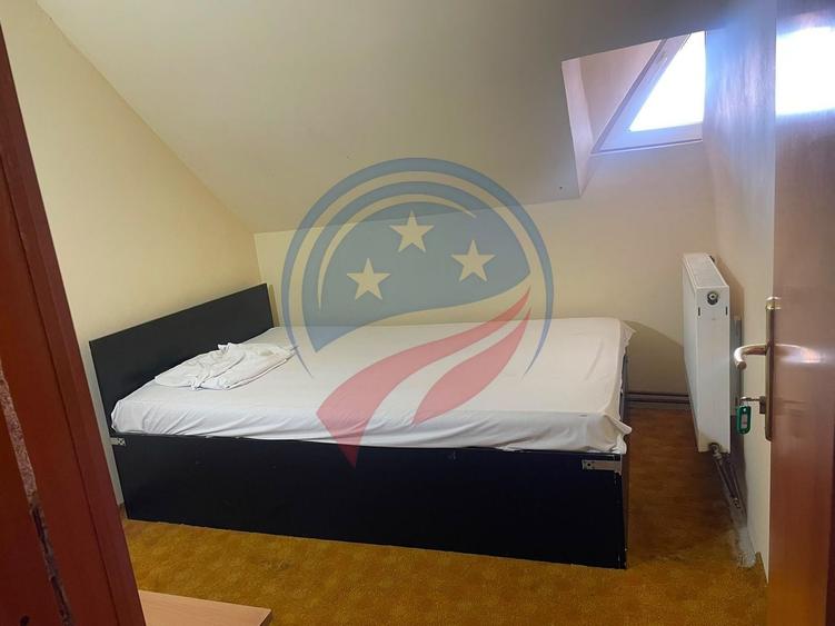 Casă individuală cu 12 camere cu Canalizare în Rânca