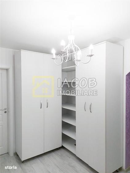 Apartament cu 3 camere decomandat în Narcisa