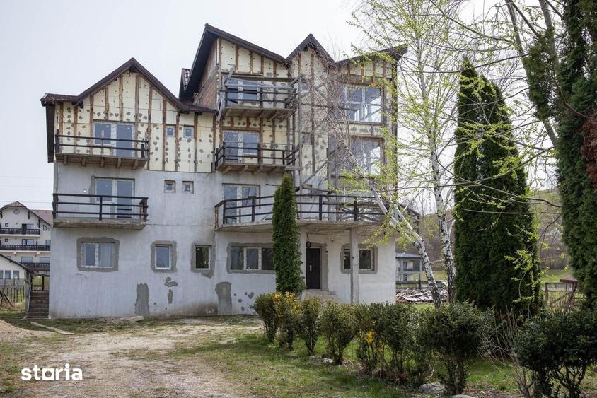 Casă cu Teren 1500 Mp în Central