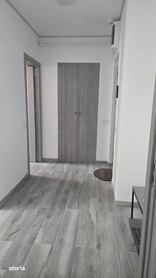Apartament cu 3 camere semidecomandat în Titan