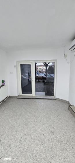 Spațiu comercial, de 34 mp, în Micro 6