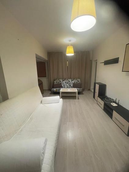 Apartament cu 2 camere decomandat în Eroii Revoluției