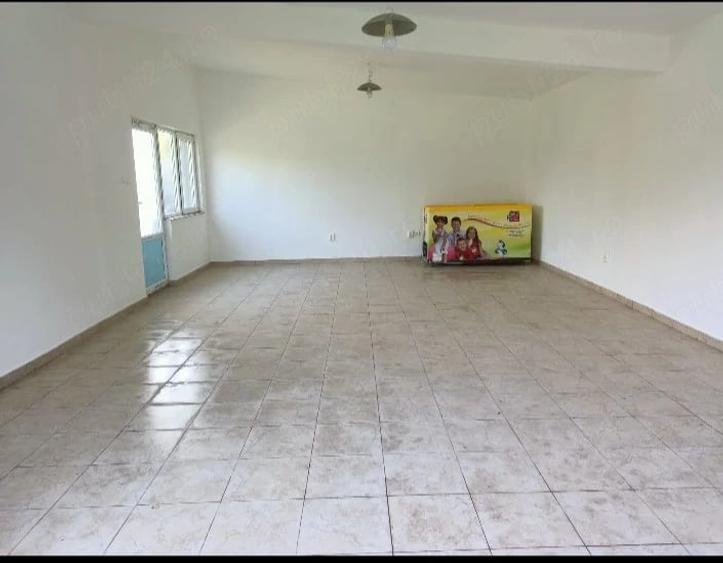 Spațiu comercial, de 60 mp, în Central