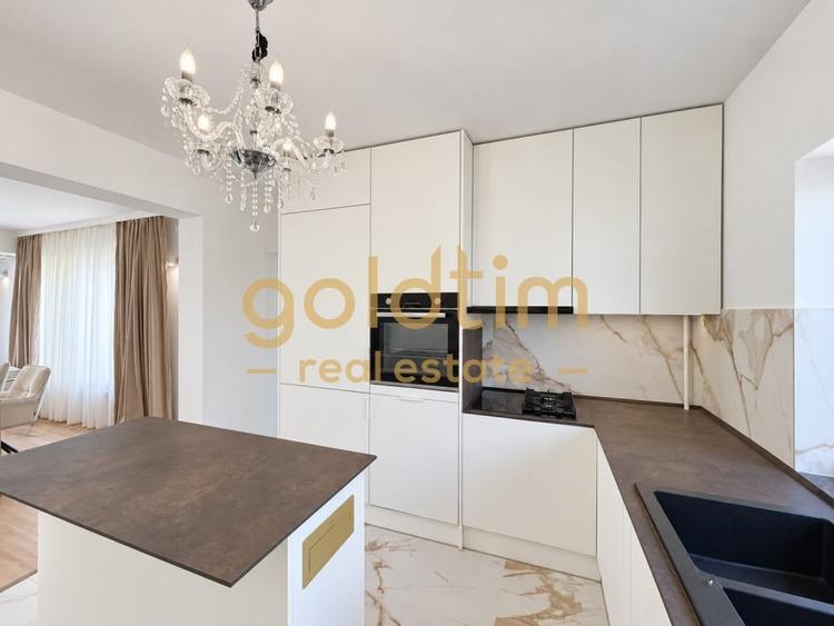 Duplex cu 5 camere cu Canalizare în Iancu Nicolae