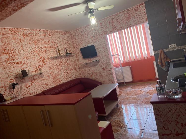 Apartament cu 2 camere decomandat, mobilat în Mărăști
