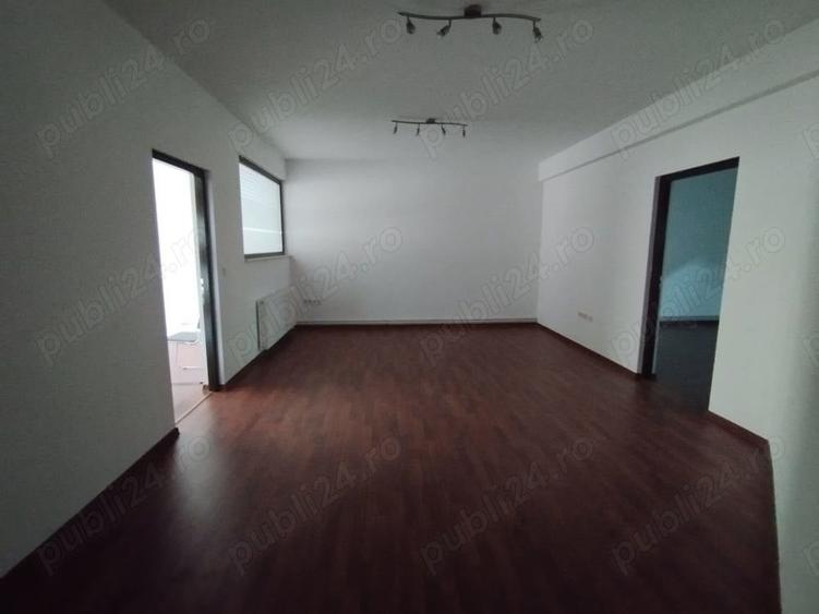 Spațiu comercial, de 200 mp, în Central