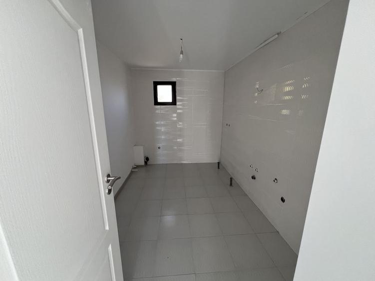 Casă cu 4 camere în Uiești