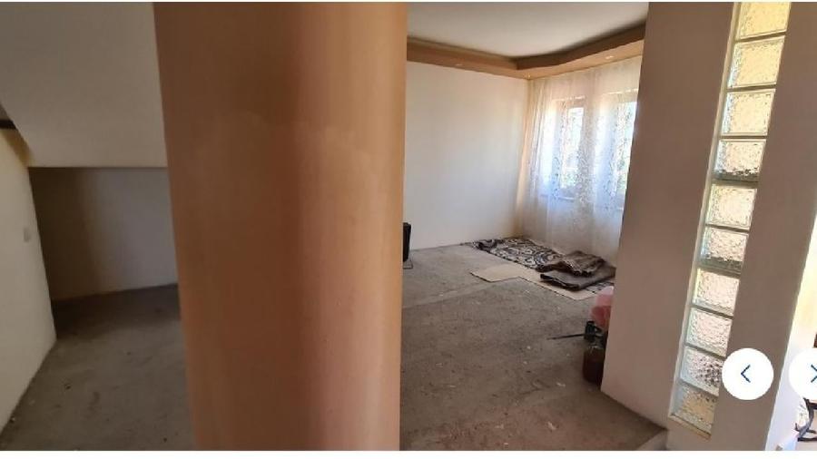 Casă individuală cu 6 camere în Central