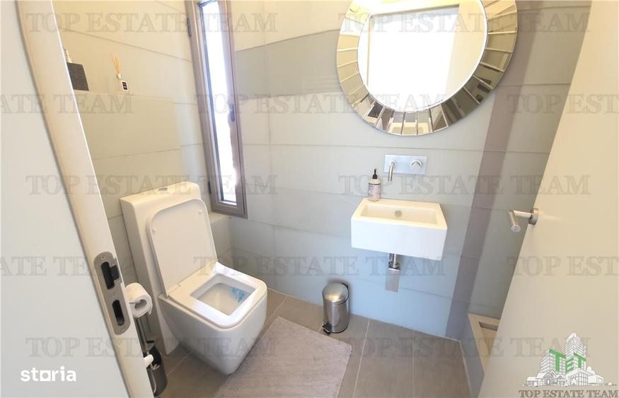Apartament cu 4 camere decomandat, mobilat în Polonă
