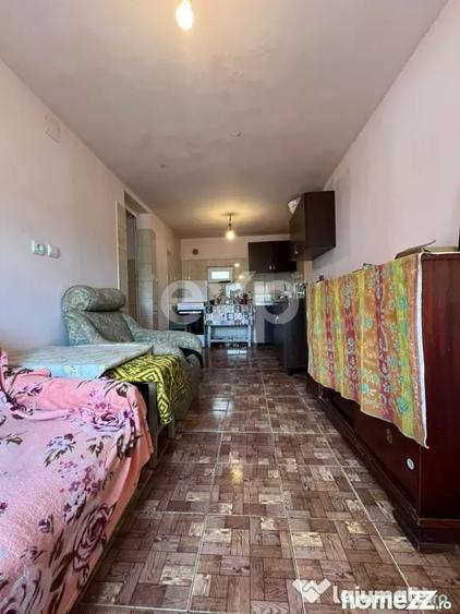Casă cu 3 camere cu Teren 1140 Mp în Central