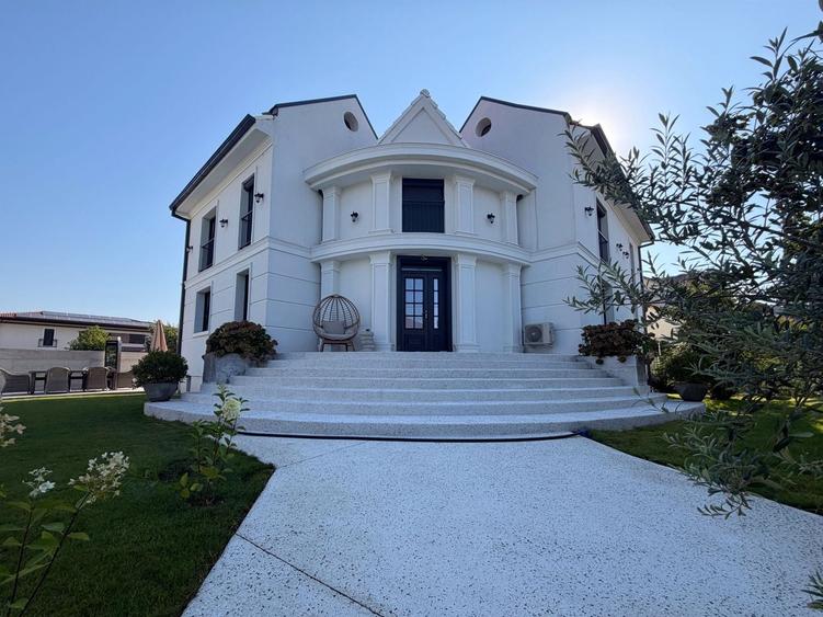 Casă individuală cu 6 camere cu Piscina în Dumbrăvița