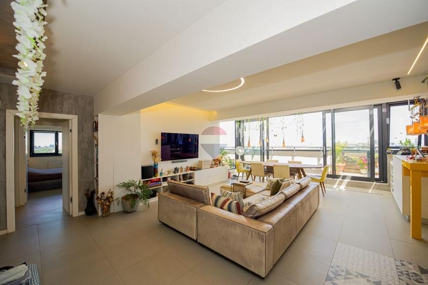Apartament cu 4 camere decomandat, mobilat în Cotroceni