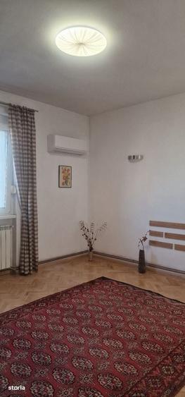 Apartament cu 2 camere decomandat în Universitate