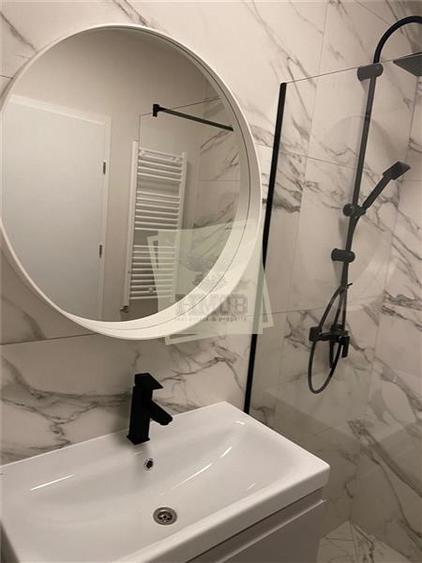 Apartament cu 2 camere semidecomandat, mobilat în Central