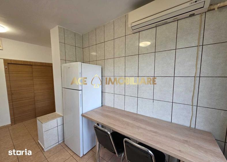 Apartament cu 3 camere, mobilat în Titan