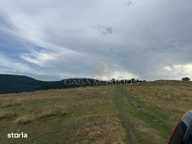 Teren de 14526 mp, în Gura Râului