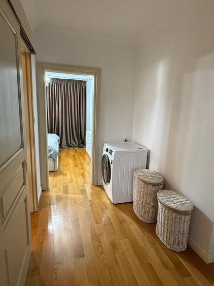 Apartament cu 3 camere semidecomandat, mobilat în Circumvalațiunii