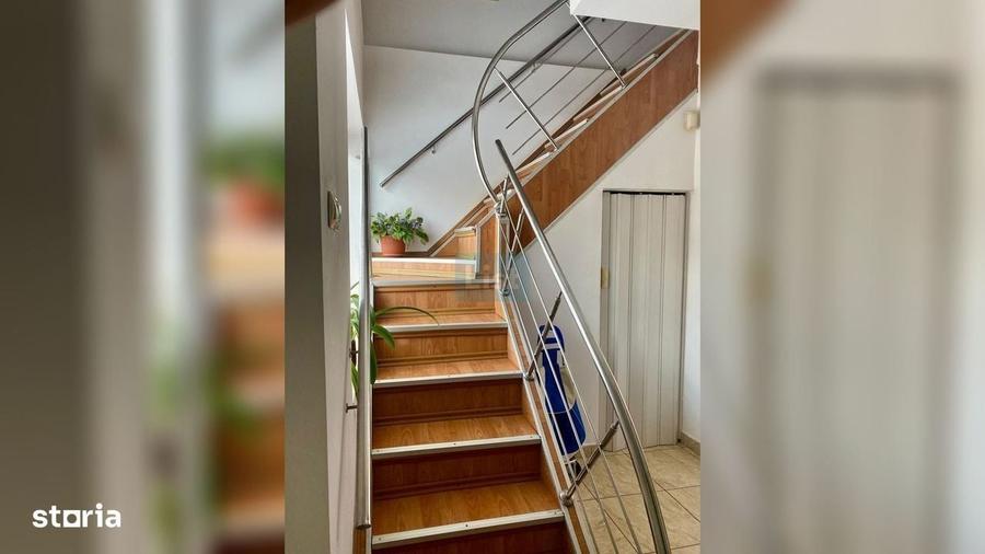 Casă cu 4 camere în Satu Nou