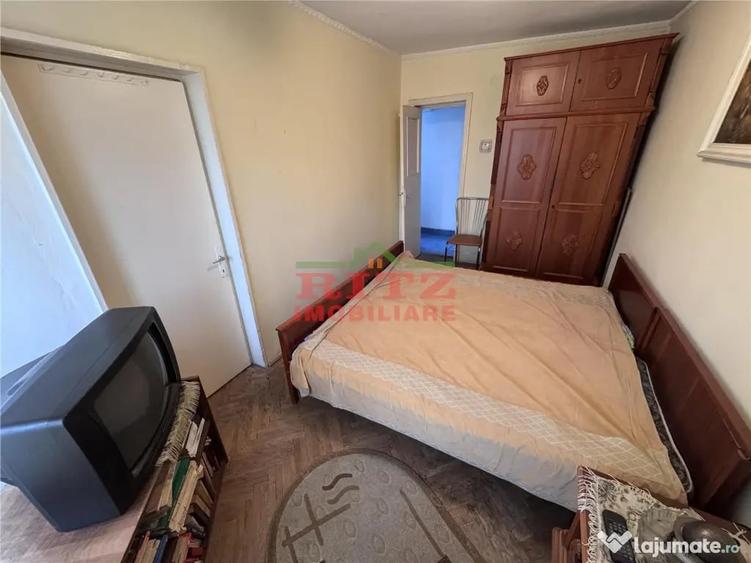 Apartament cu 3 camere decomandat în Zahana