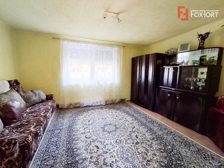 Casă individuală cu 4 camere cu Canalizare în Crișan