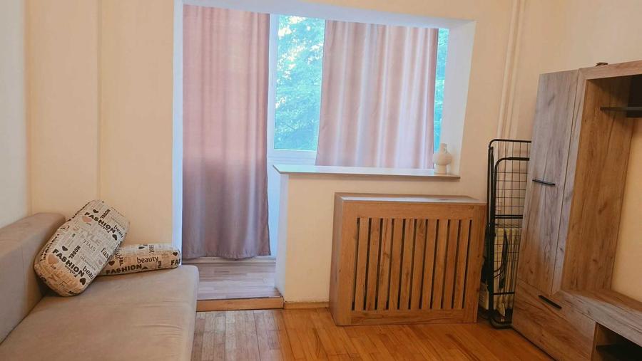 Apartament cu 2 camere decomandat în Moșilor