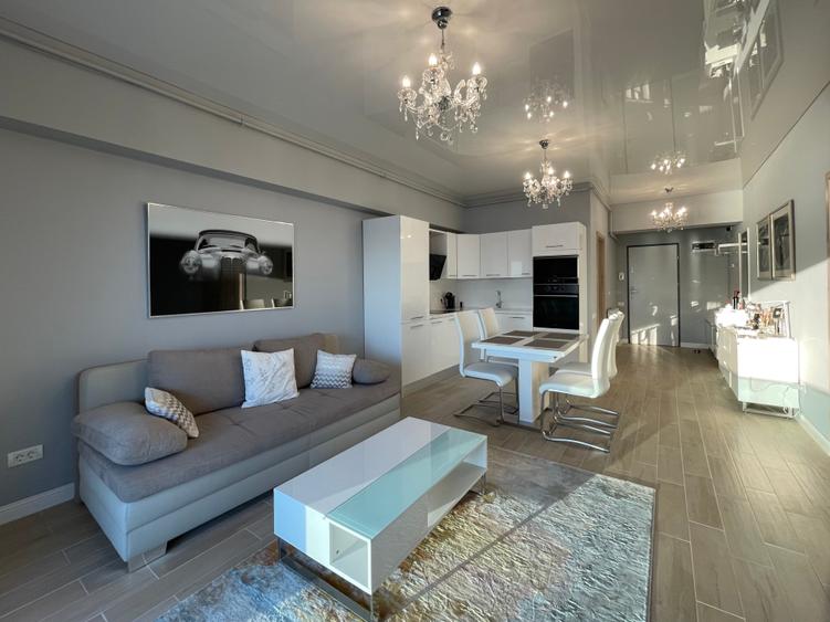 Statiunea Mamaia--Centru, apartament deosebit cu vedere frontala spre lac - 16