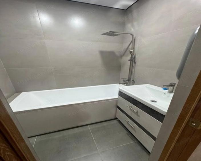 3 camere in zona Cetatii - 3