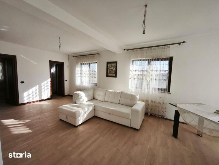 Casă cu 5 camere cu Teren 1792 Mp în Central