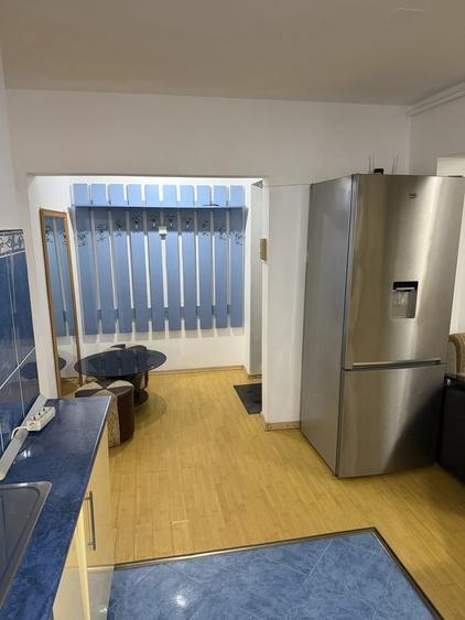 Apartament cu 3 camere decomandat în Exterior Vest