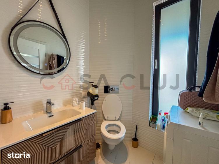 Casă cu 4 camere cu Canalizare în Baciu