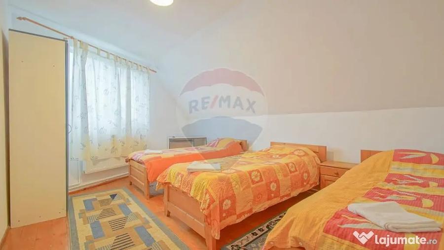Casă cu 7 camere cu Teren 800 Mp în Purcăreni