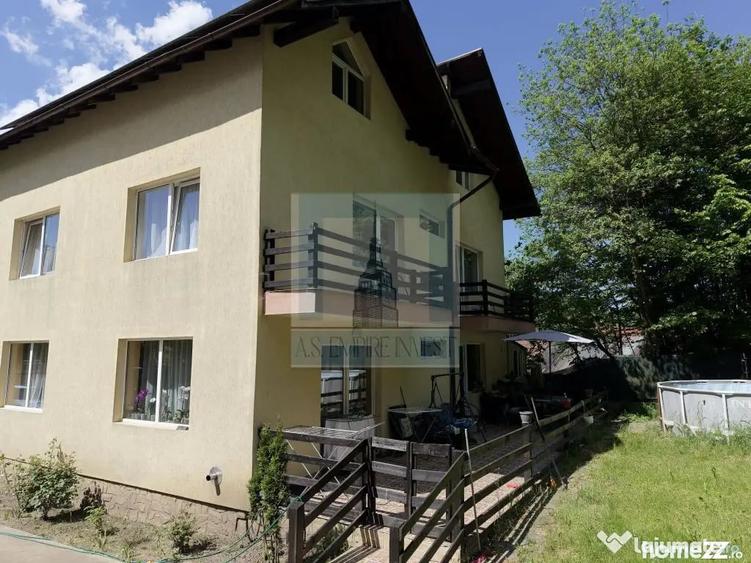 Casă cu 7 camere cu Teren 730 Mp în Timișu de Jos