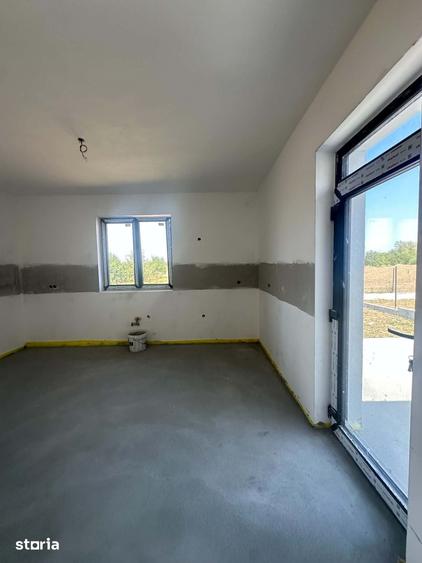 Casă cu 4 camere cu Teren 480 Mp în Central