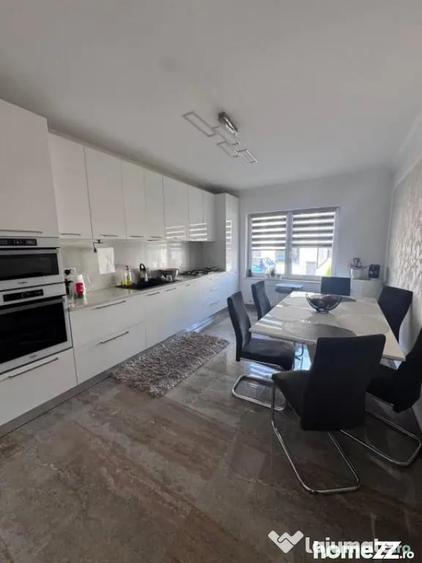Casă cu 7 camere cu Teren 250 Mp în Rădăuți