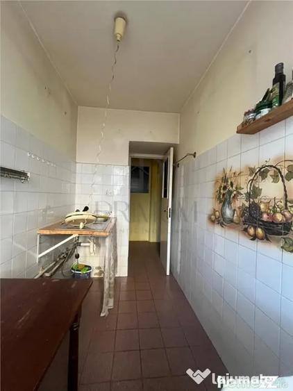 Apartament cu 4 camere semidecomandat în Soarelui