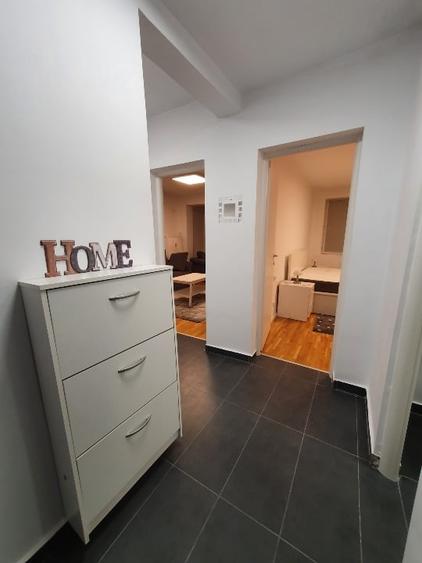 Apartament cu 3 camere decomandat, mobilat în Complex Studențesc