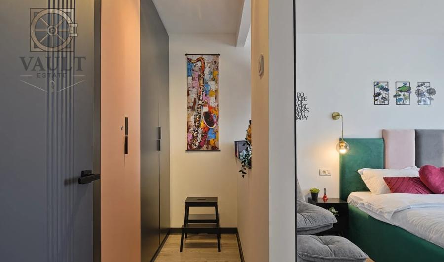 Apartament cu 3 camere semidecomandat, mobilat în Berceni