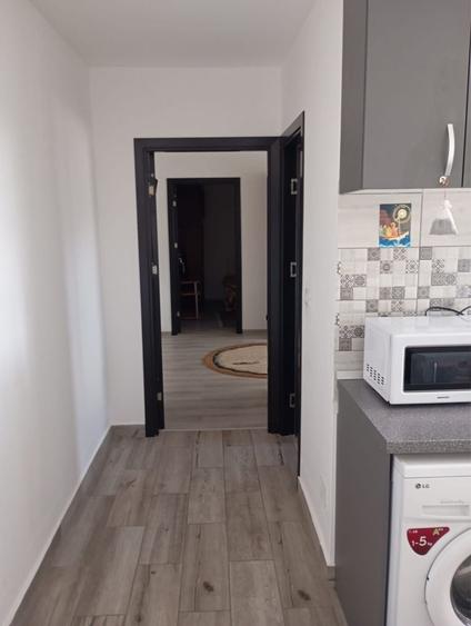 Apartament cu 3 camere semidecomandat în Iosia