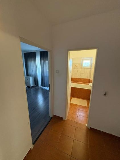 Apartament cu 3 camere decomandat în Cug