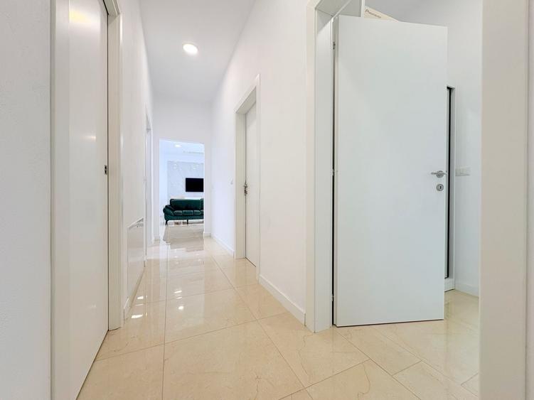 Penthouse cu 4 camere decomandat, mobilat în Torontalului