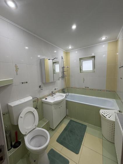 Apartament cu 3 camere decomandat în Popa Șapcă
