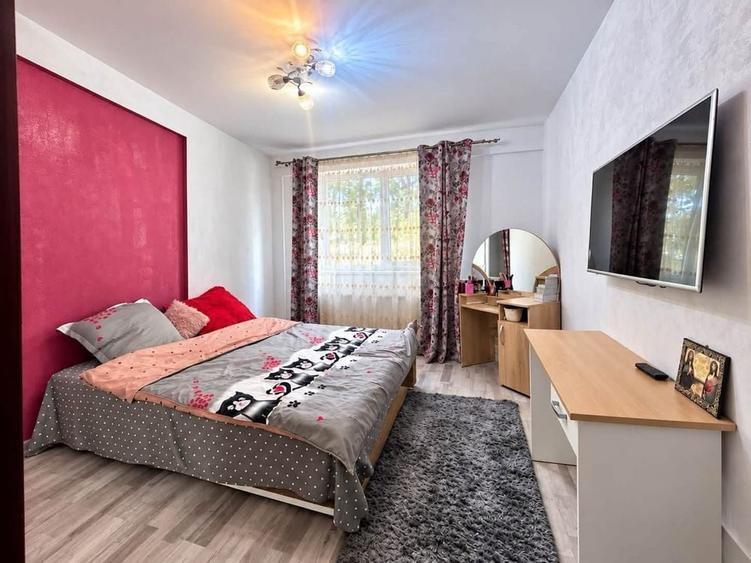 Apartament cu 2 camere decomandat în Tractorul