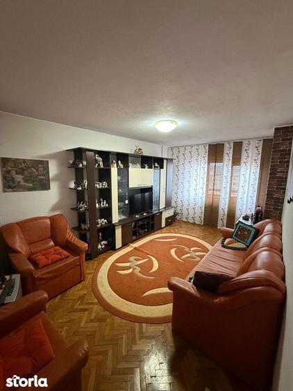 Apartament cu 4 camere în Păcurari