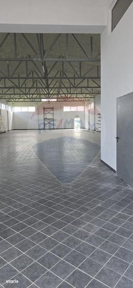 Spațiu comercial, de 650 mp, în Central