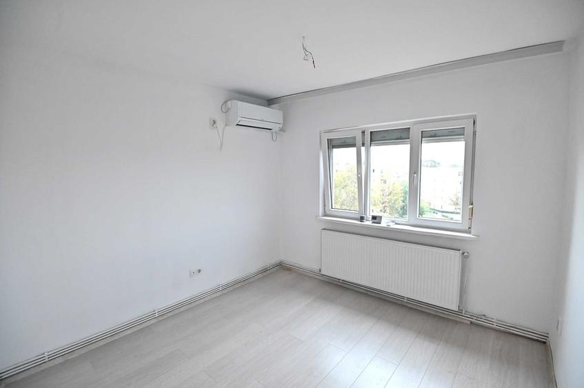 Apartament cu 3 camere decomandat în Valea Rosie