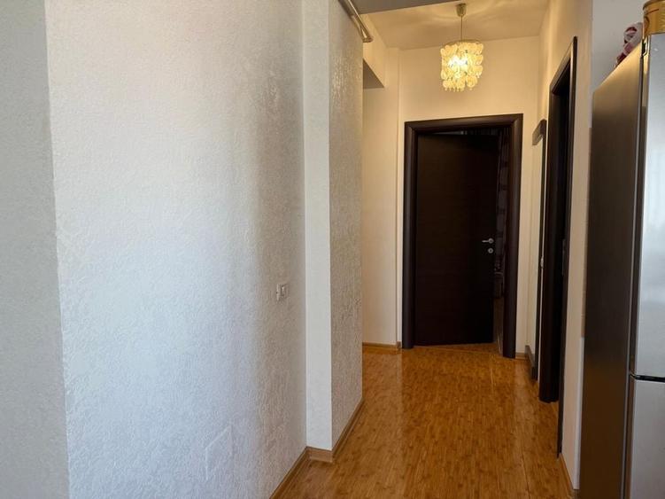Apartament cu 3 camere decomandat în Palazu Mare