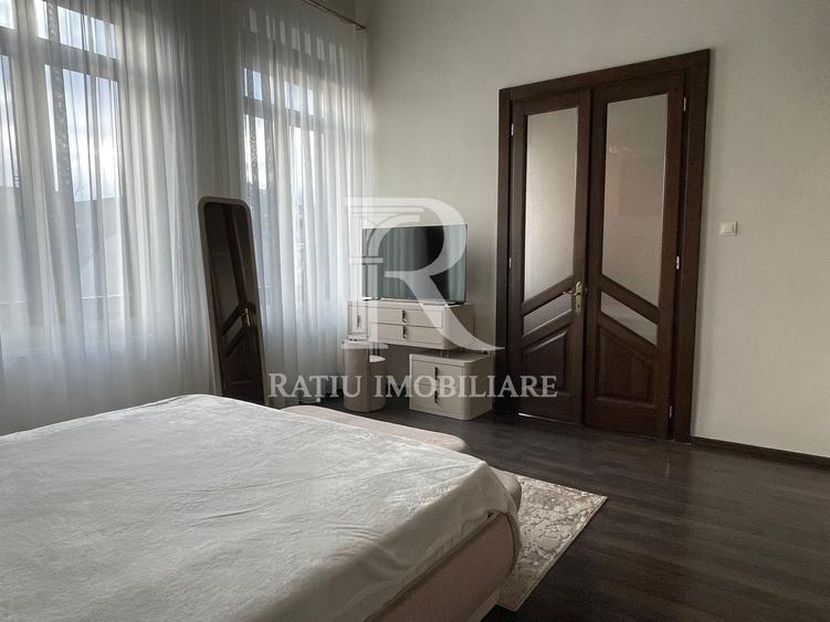 Apartament cu 3 camere decomandat, mobilat în Ultracentral